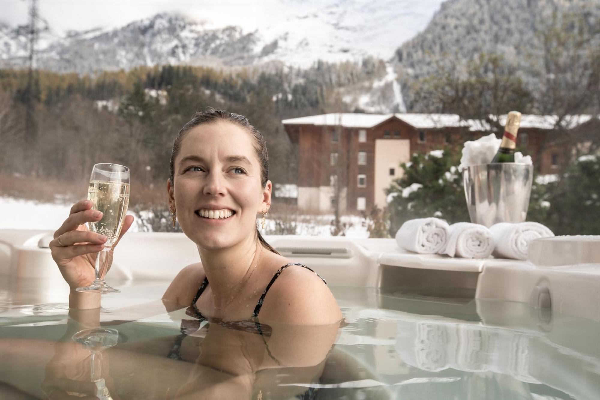 Tiki Lodge - Hot Tub & Sauna Шамоні Екстер'єр фото